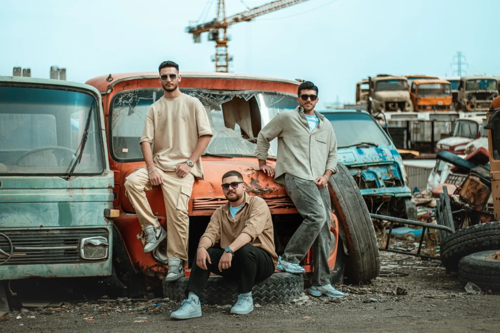 Cargo Trousers in Pakistan: The Complete Guide to Fit, Fabric & Street Style 2 Cargo trousers in Pakistan styled with modern casual outfits